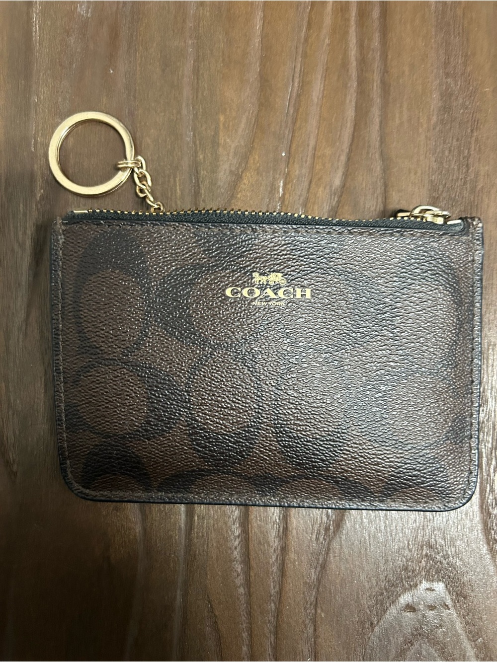 Zip pouch with keyring